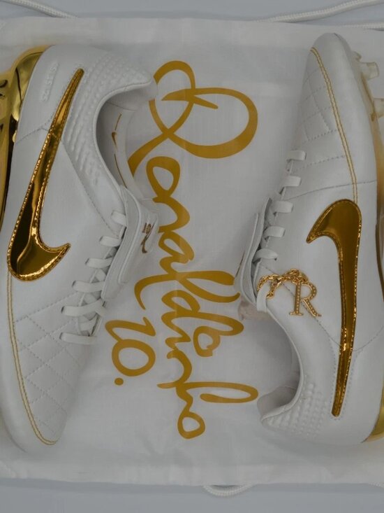 Nike Tiempo Legend SE Gold White Firm-Ground Low-Top Football Boots